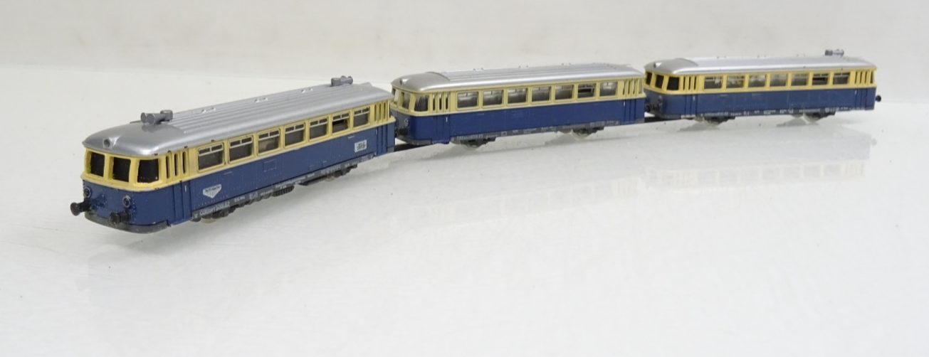 Minitrix N Österreich Schienenbus 3tlg. der ÖBB JL3930 o.