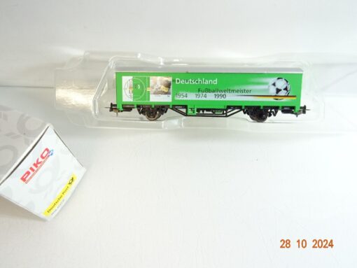 Piko H0 72000 gedeckter Güterwagen Fußball WM in OVP PR3563