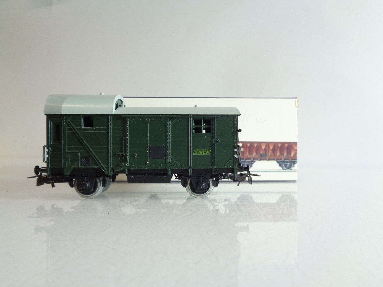 Piko H0 Güterzug Gepäckwagen der SNCF in EVP BH801