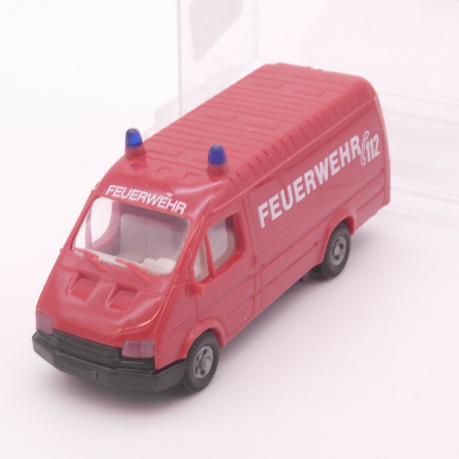 Praline 1:87 Ford Transit Kasten Feuerwehr 112 in EVP RT949