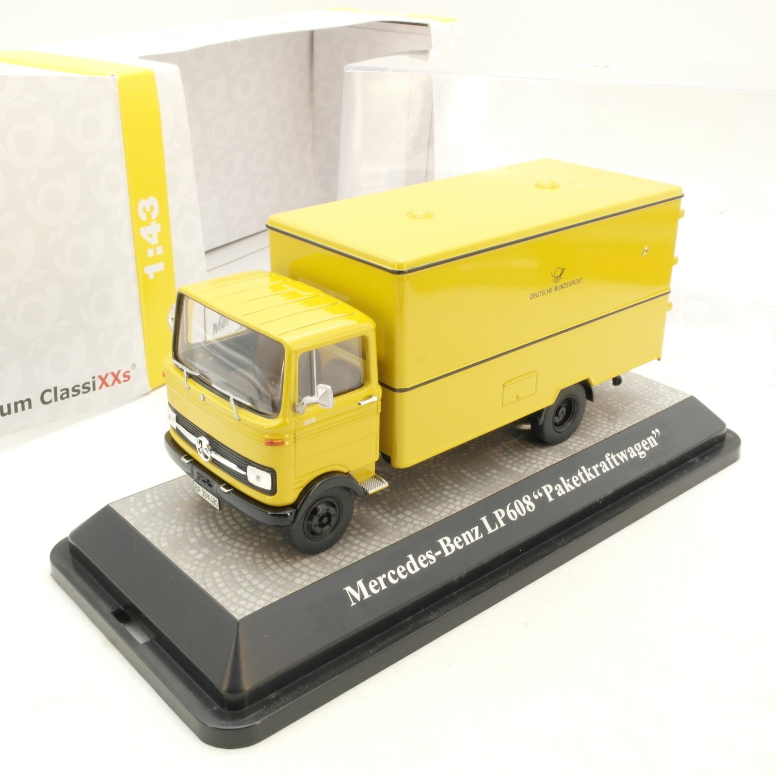 Premium ClasiXXs 1:43 018022 Mercedes Benz LP 608 Paketkraftwagen in OVP RG4893