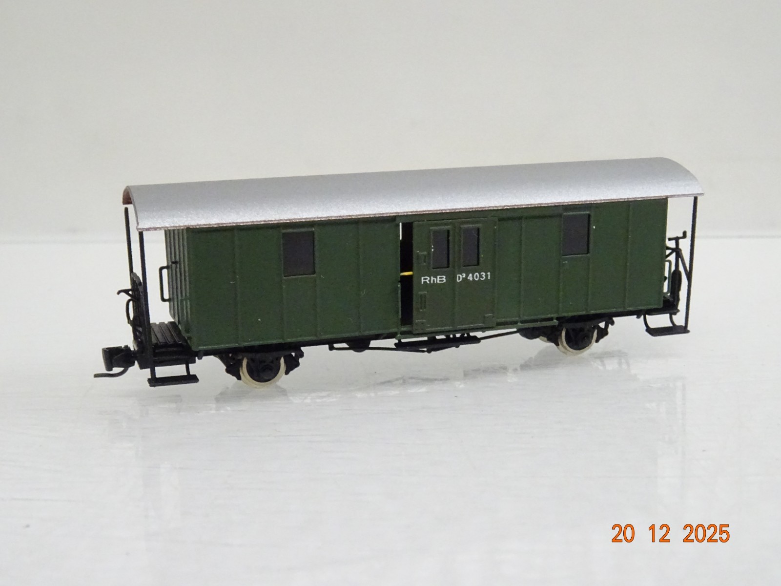 Railino Nm 7212 Rarität Schweiz Schmalspur Packwagen D2 der RhB in EVP JL5323 – Bild 3