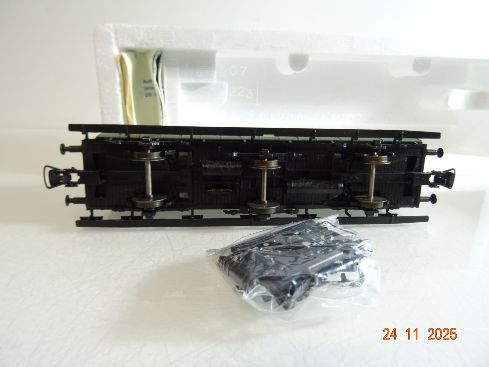 Roco H0 44223A Abteilwagen 1.Klasse der DB in OVP RR4791 – Bild 4