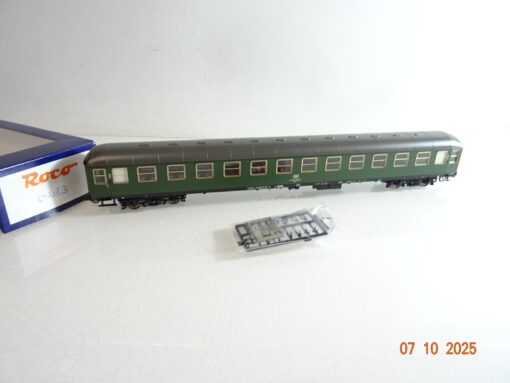 Roco H0 64028.3 Personenwagen 2. Klasse 51 80 22-40 359-7 der DB in OVP RR3789 – Bild 3