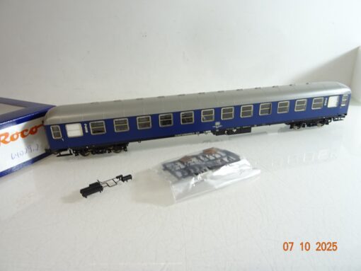 Roco H0 64029.2 Personenwagen 2. Klasse 51 80 52-40 071-1 der DB in OVP RR3791 – Bild 3
