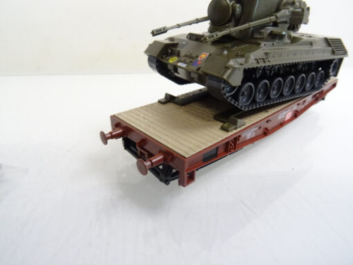 Roco H0 67763 DB AG Schwerlastwagen Rlmmp mit FlkPz Gepard in OVP C2118 – Bild 4