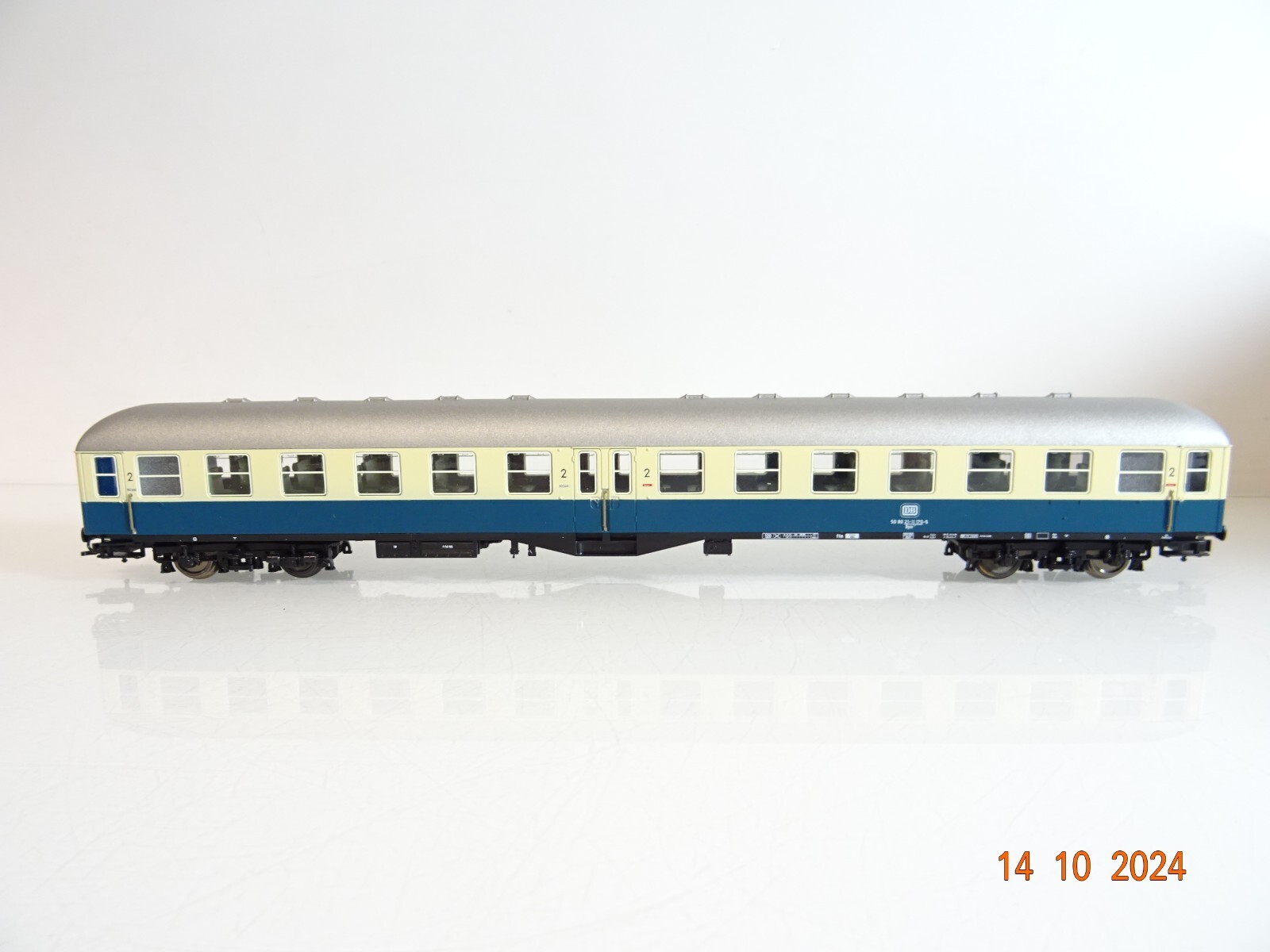 Roco H0 AC Mitteleinstiegswagen 2. Klasse der DB in EVP PR3211 – Bild 3