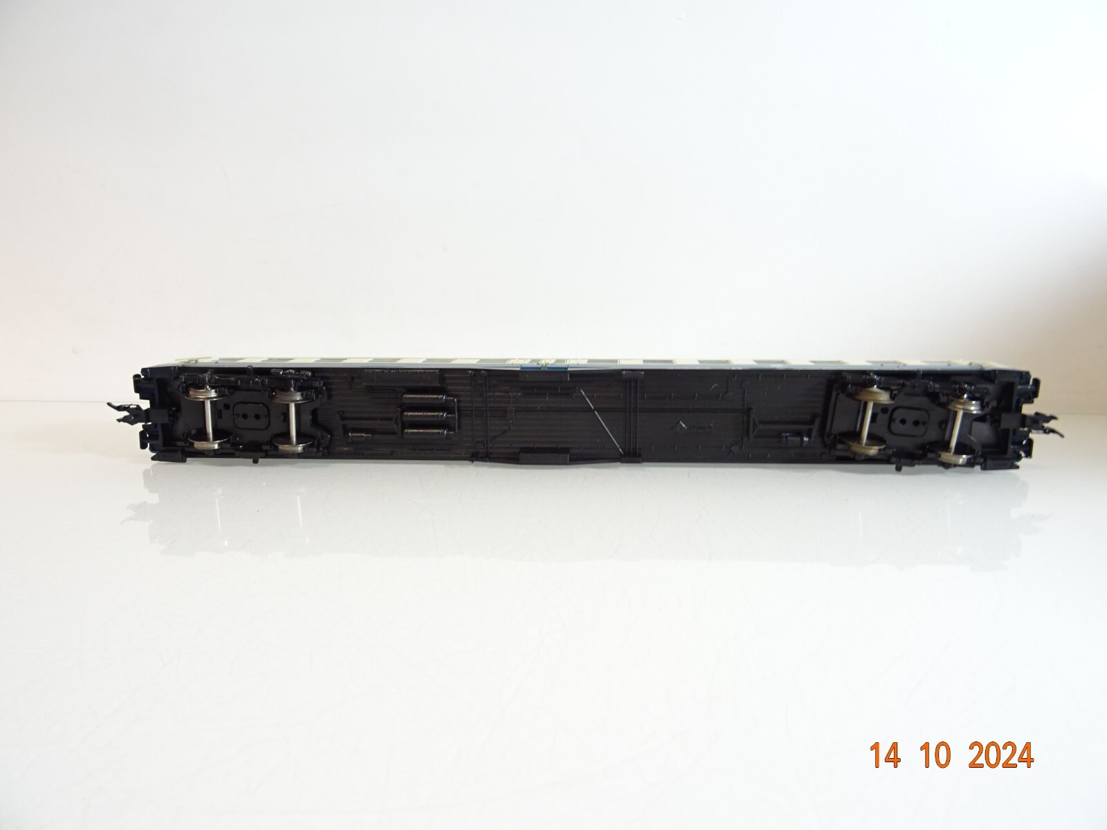 Roco H0 AC Mitteleinstiegswagen 2. Klasse der DB in EVP PR3211 – Bild 4