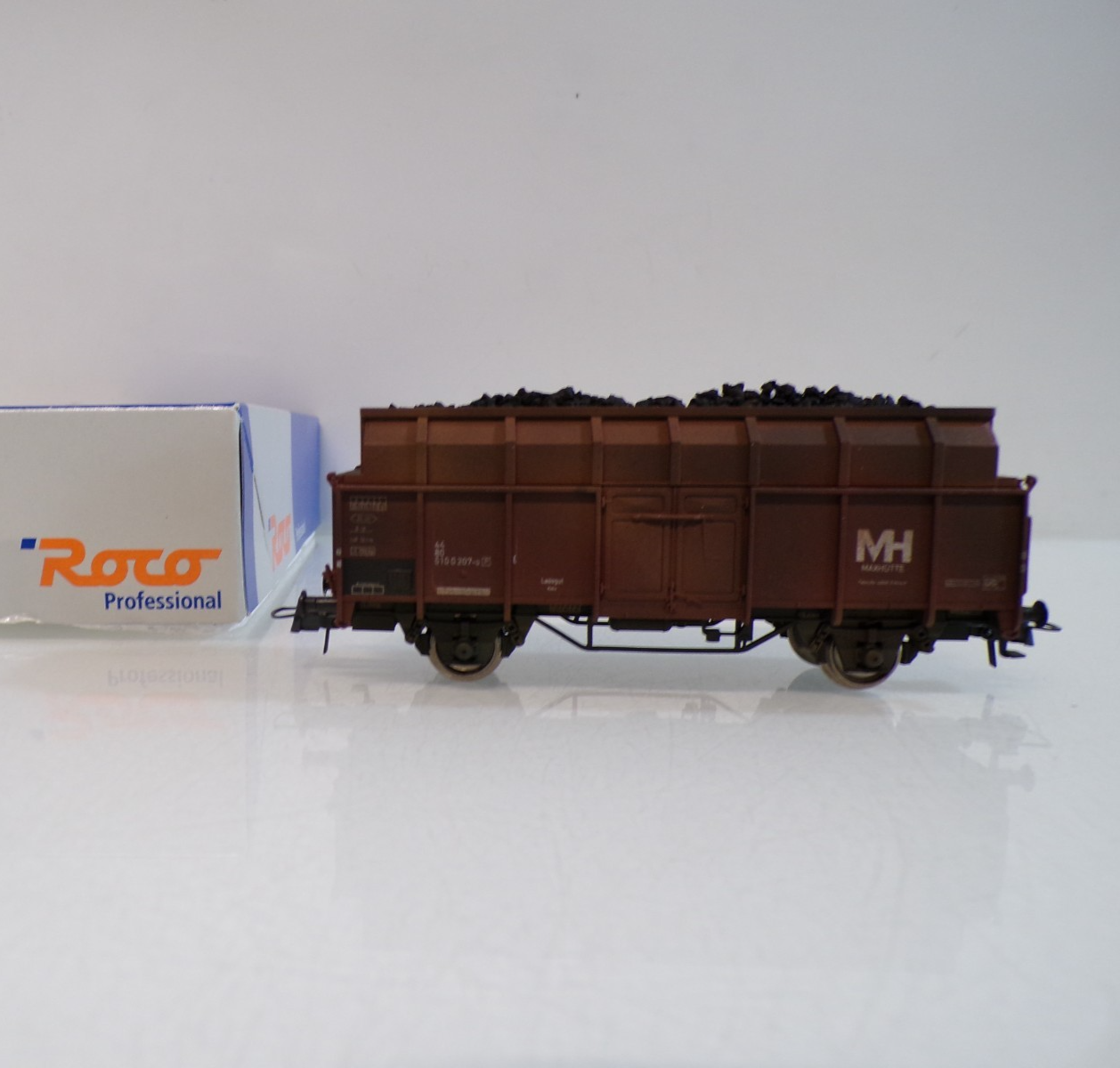 Roco H0 Hochbordwagen mit Kohleladung der DB in EVP BH1797