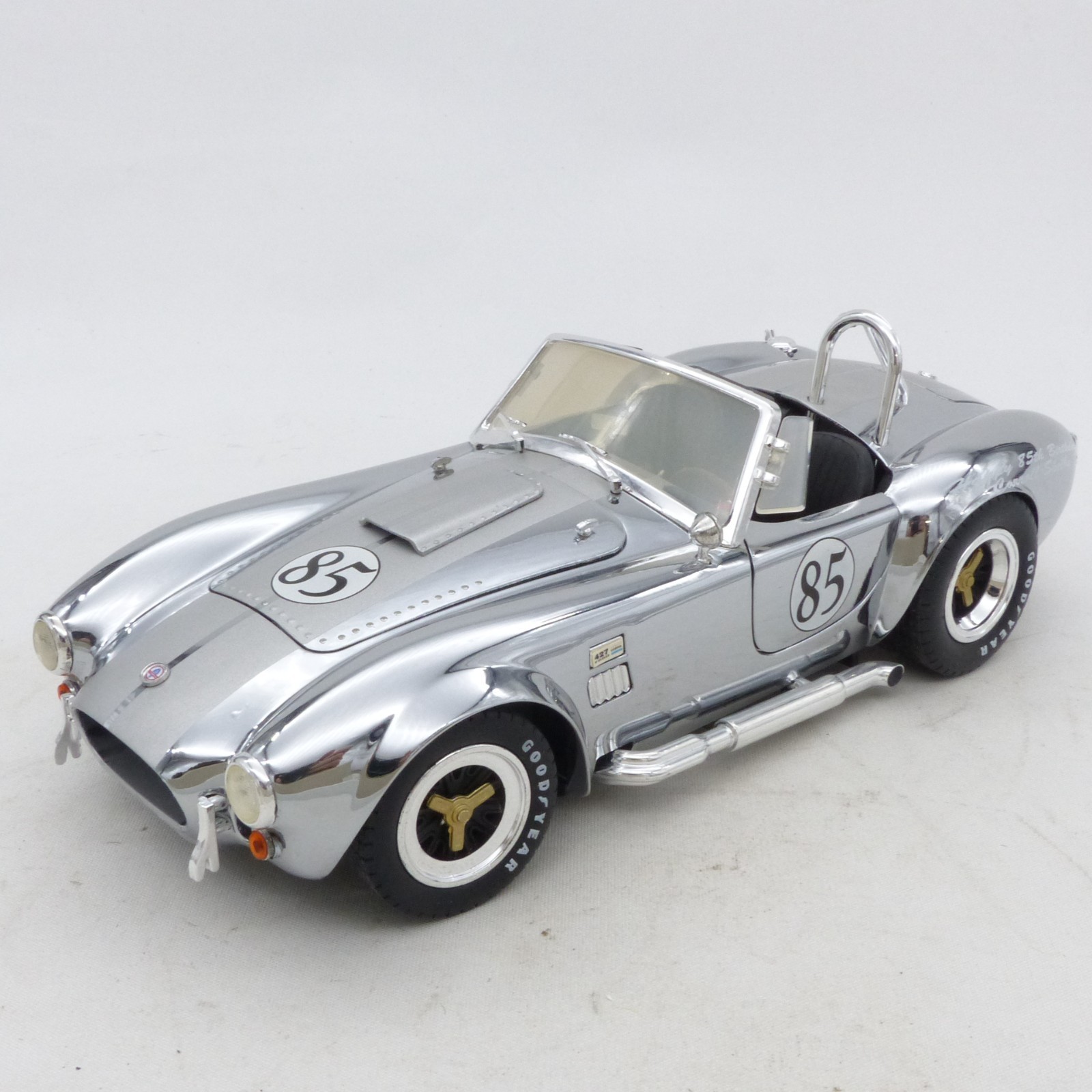 Shelby Collectibles 1:18 Shelby Cobra 427 S/C 85th Birthday in Tüte o. EX8436 – Bild 3