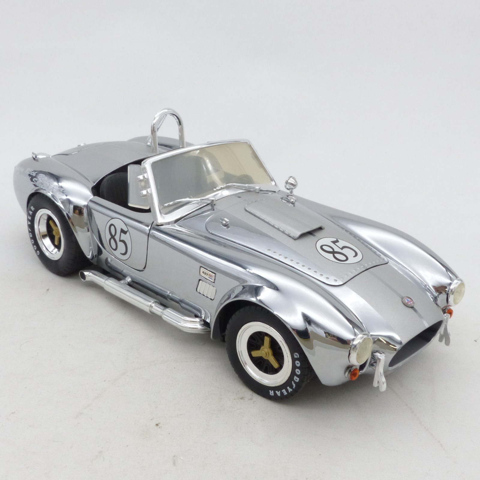 Shelby Collectibles 1:18 Shelby Cobra 427 S/C 85th Birthday in Tüte o. EX8436 – Bild 7