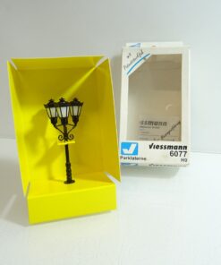 Viessmann H0 6077 Parklaterne dreiflammig schwarz  PR244