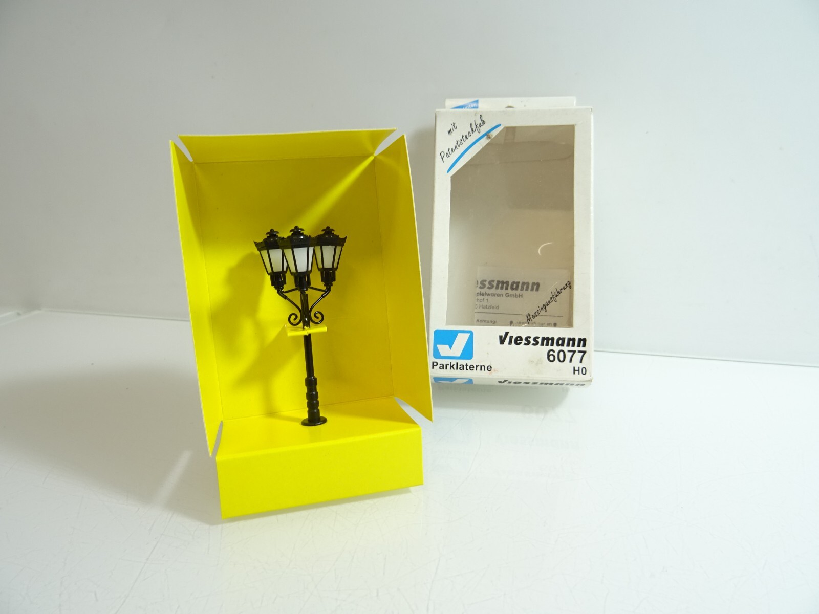 Viessmann H0 6077 Parklaterne dreiflammig schwarz PR244
