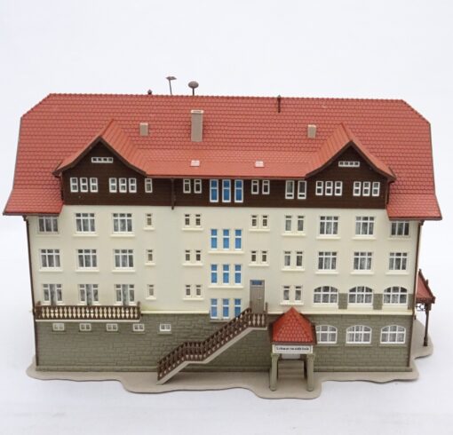 Vollmer H0 27757 Krankenhaus Schwarzwaldklinik aus Anlagenrückbau o. EX5800 – Bild 4
