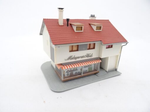 Vollmer H0 3722 Wohnhaus mit Metzgerei, siehe Foto RR553 o.