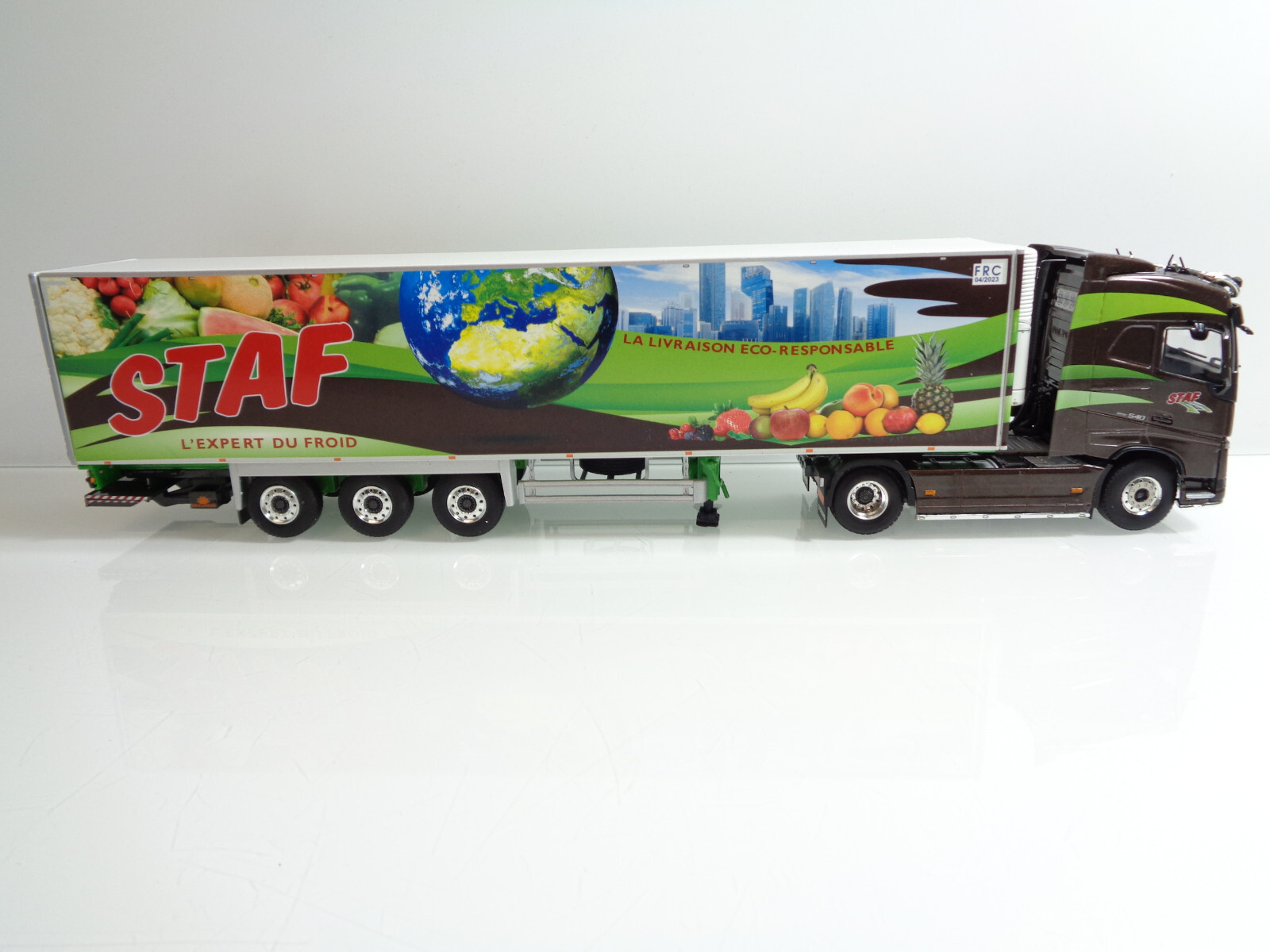 WSI 1:50 01-2627 LKW mit Kühlauflieger Volvo FH4 Globetrotter Staf in OVP JD2637 – Bild 3